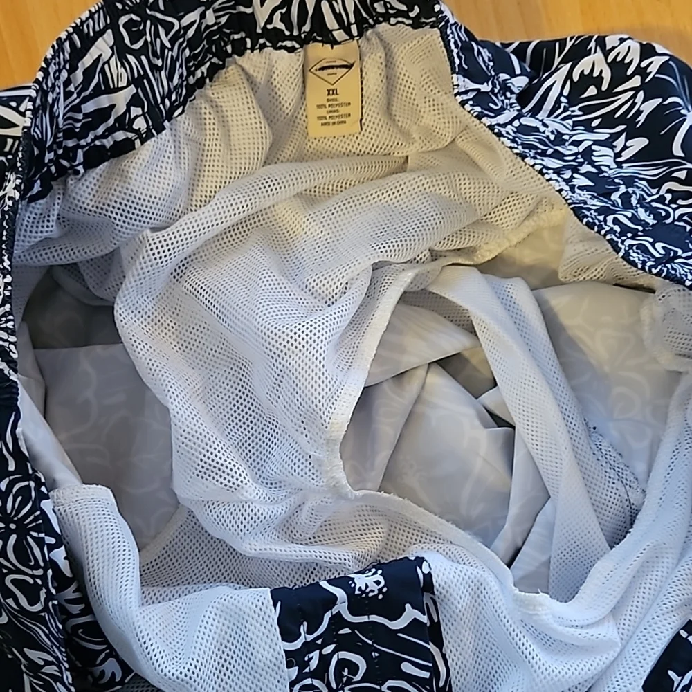 Men's 2X/XXL Swim Trunks NWOT